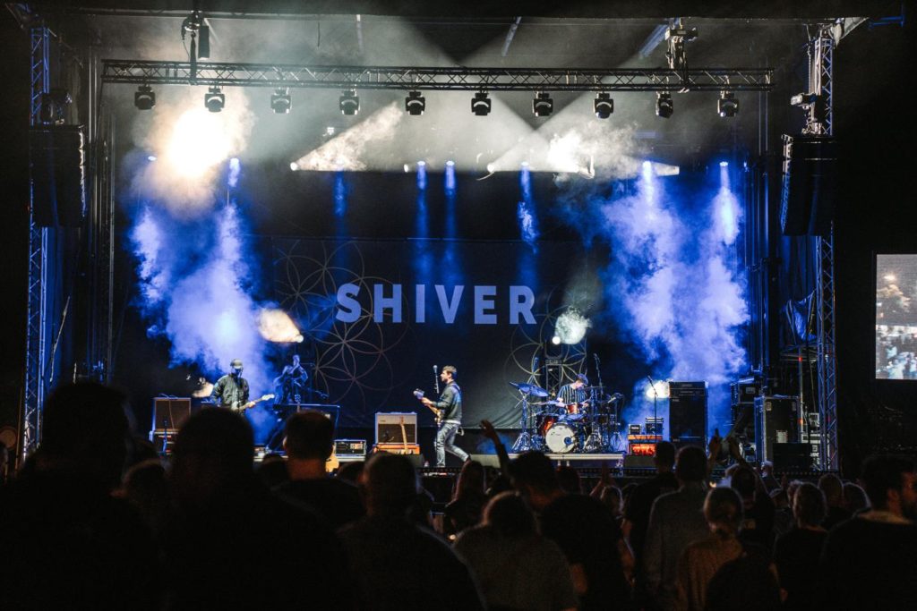 Endlich wieder Livemusik: Band Shiver erfreut Coldplay-Fans